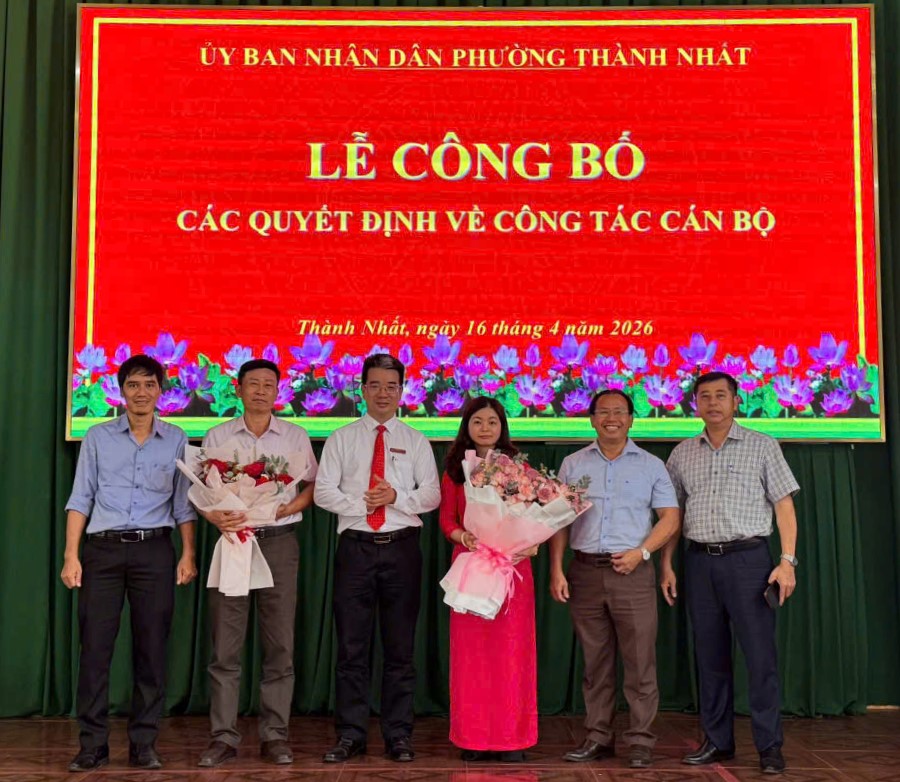 UBND PHƯỜNG THÀNH NHẤT CÔNG BỐ QUYẾT ĐỊNH BỔ NHIỆM GIÁM ĐỐC TRẠM Y TẾ VÀ PHÓ GIÁM ĐỐC TRUNG TÂM CUNG ỨNG DỊCH VỤ SỰ NGHIỆP CÔNG